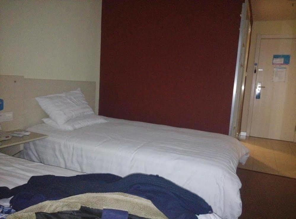 Hanting Hotel Yibin Zhongshan Street Esterno foto