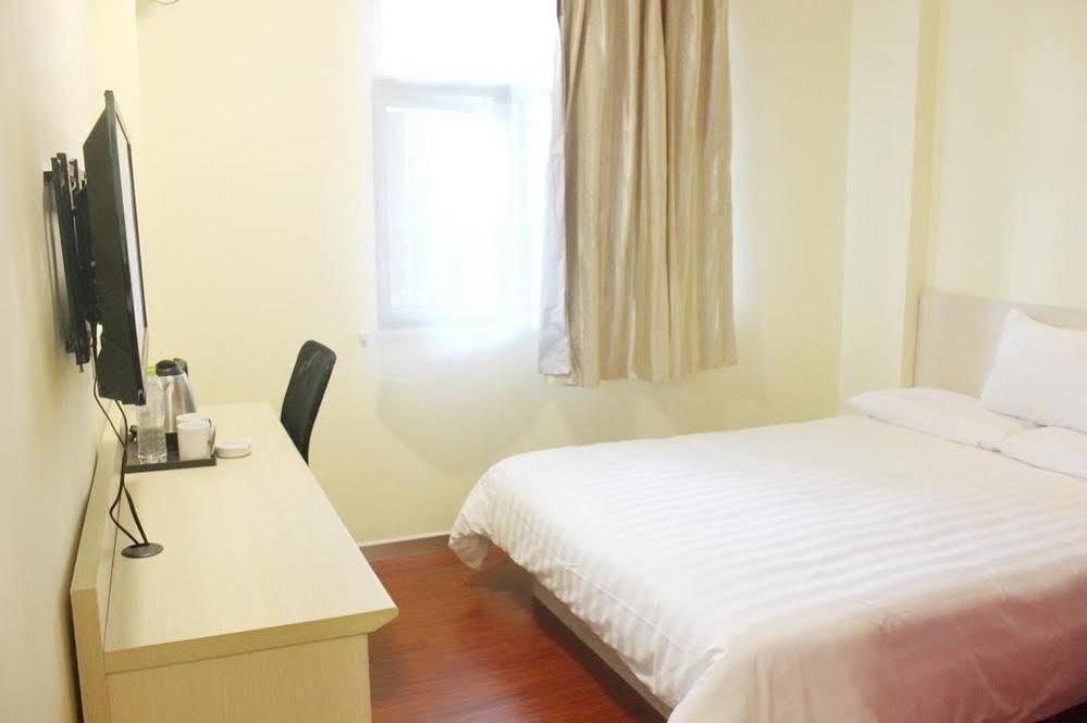 Hanting Hotel Yibin Zhongshan Street Esterno foto